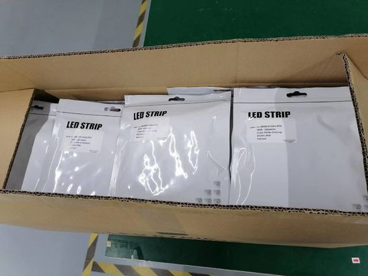 Les bandes de chasse blanches flexibles d'eau courante de la course de chevaux smd2835 des lumières clignotantes 24V de bande de LED ont mené léger