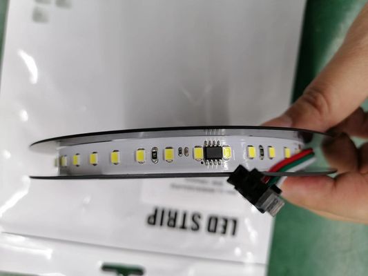 Les bandes de chasse blanches flexibles d'eau courante de la course de chevaux smd2835 des lumières clignotantes 24V de bande de LED ont mené léger